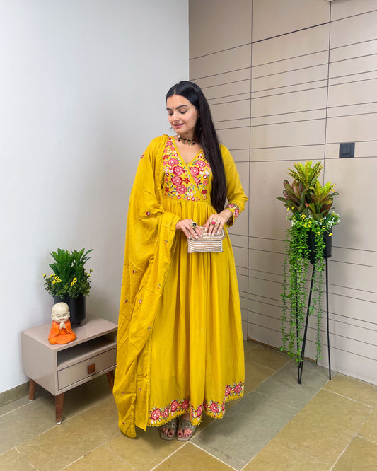 Yellow mul Cotton Round Kurta Pant Set With Dupatta