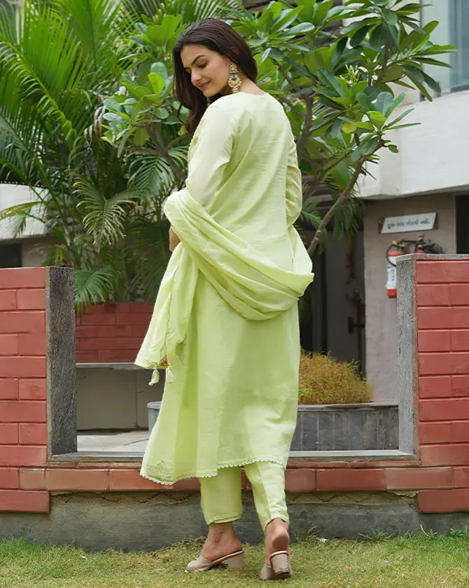 Suitable for office wear, casual outings, and everyday elegant styling