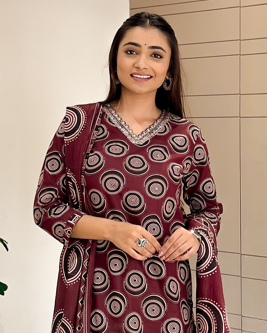 V neck & Quarter Sleeves With Beautiful Dupatta 
