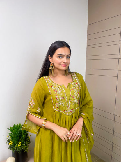 Mehndi Pure Mal Chanderi Round Kurta Pant Set With Dupatta