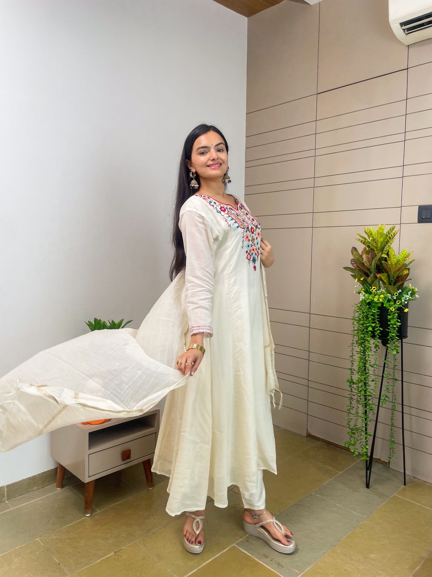 Off White Round Kurta Pant Set With Dupatta
