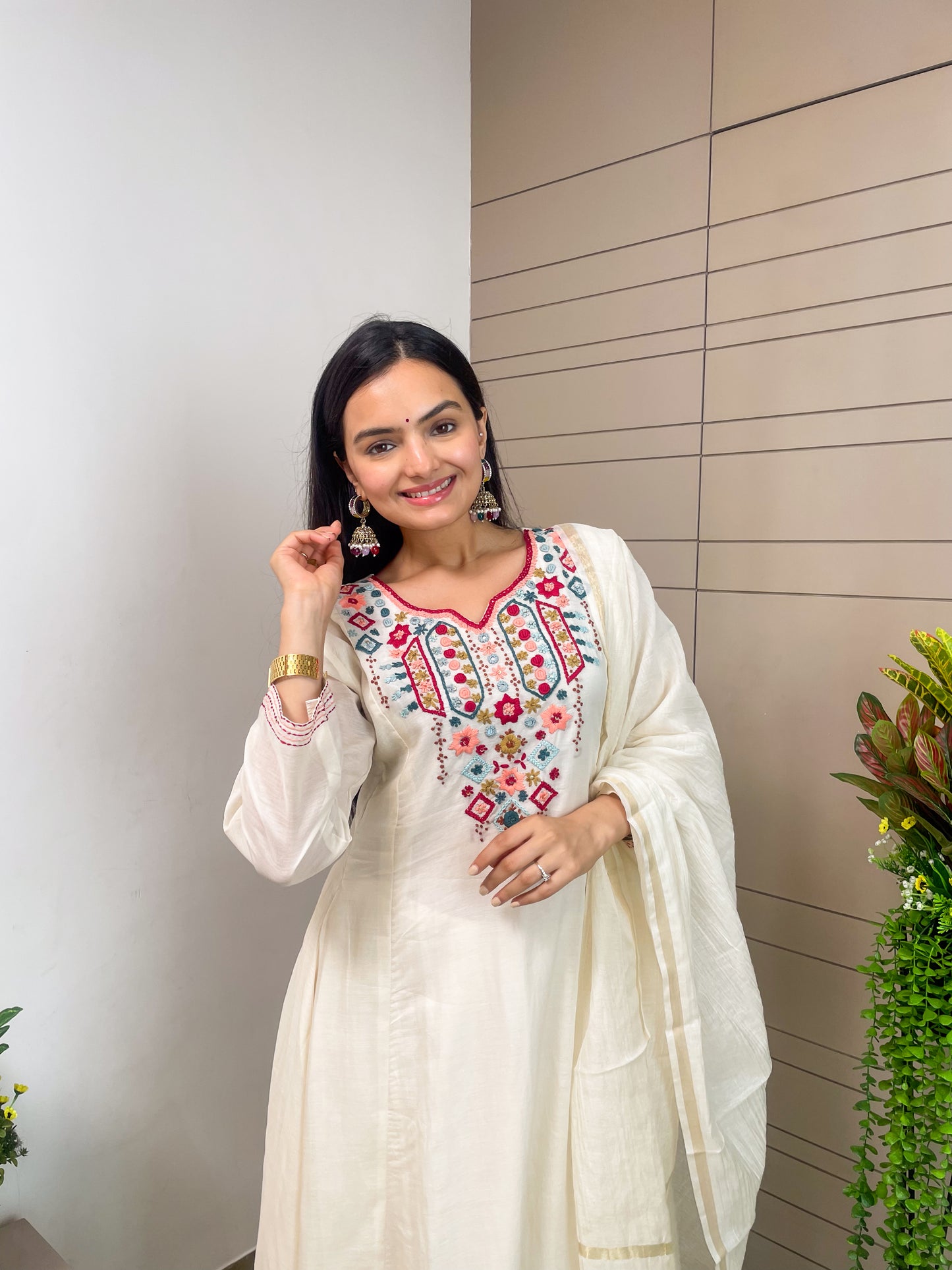Off White Round Kurta Pant Set With Dupatta
