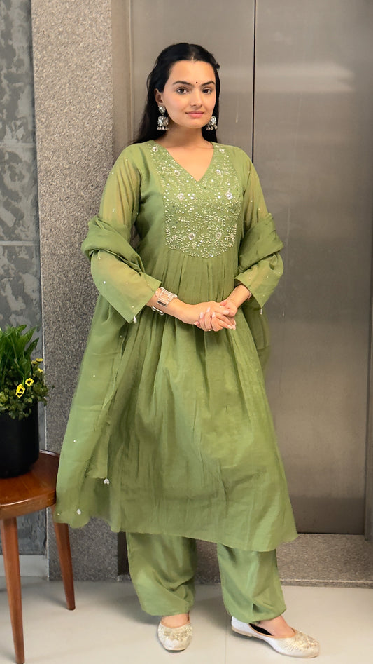 Pista Round Kurta Pant Set With Dupatta