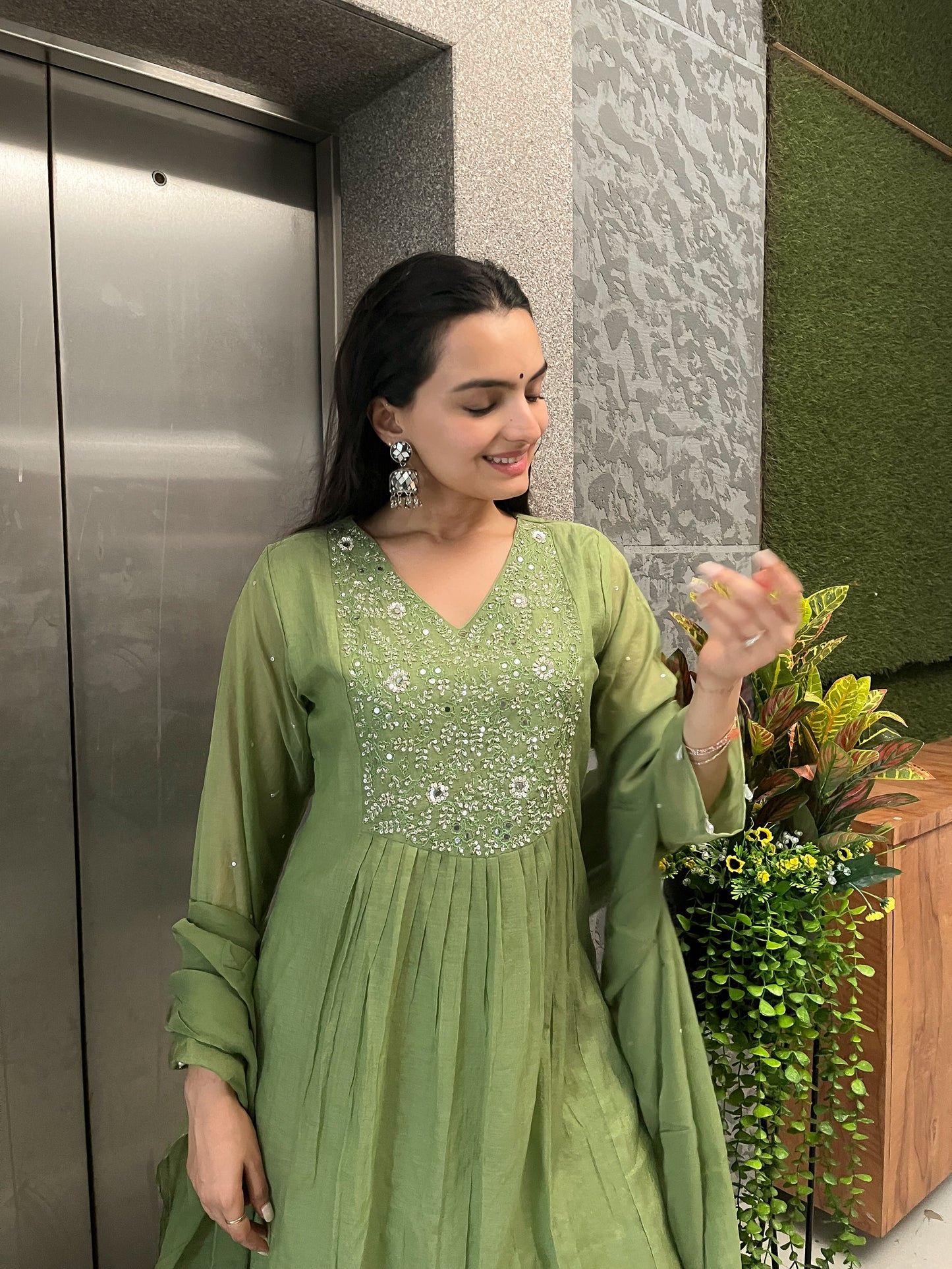 Pista Round Kurta Pant Set With Dupatta