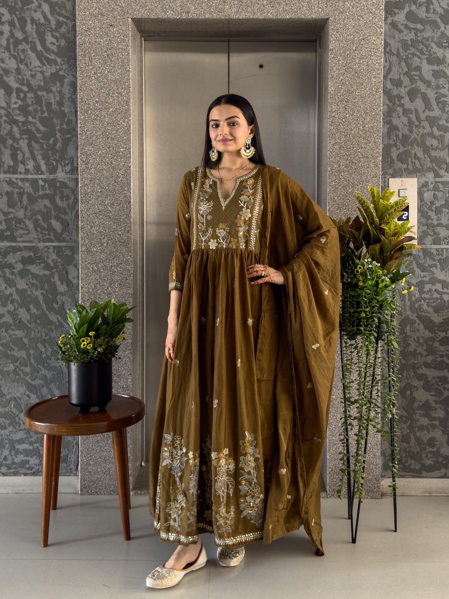 Mehendi Round Kurta Pant Set with Dupatta