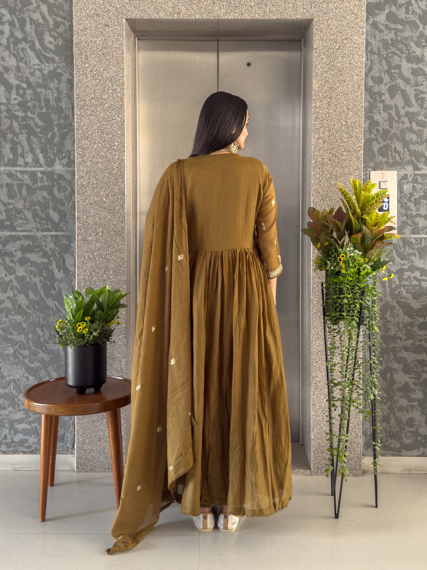 Mehendi Round Kurta Pant Set with Dupatta