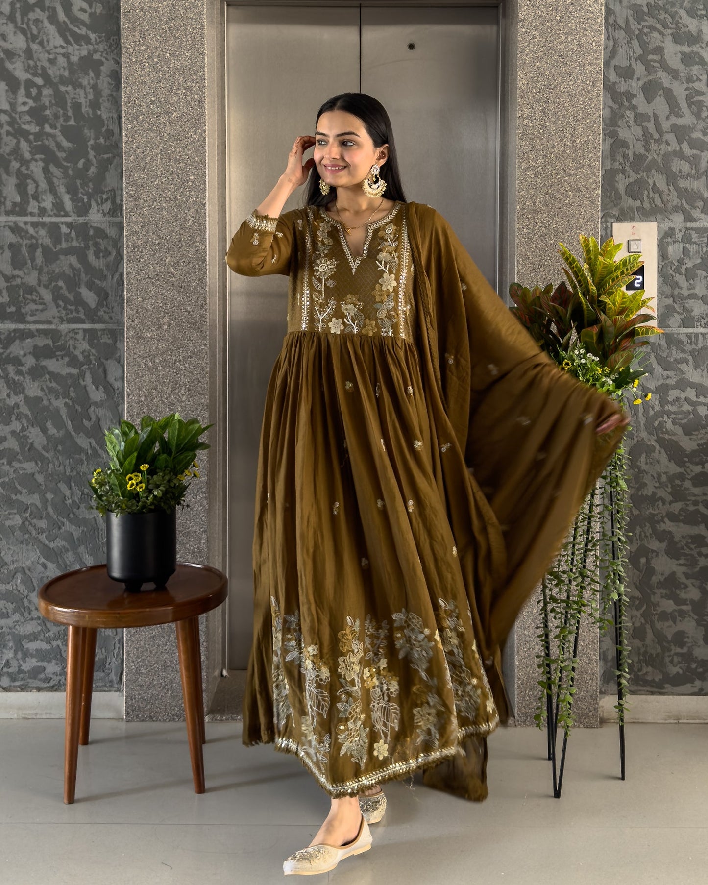 Mehendi Round Kurta Pant Set with Dupatta