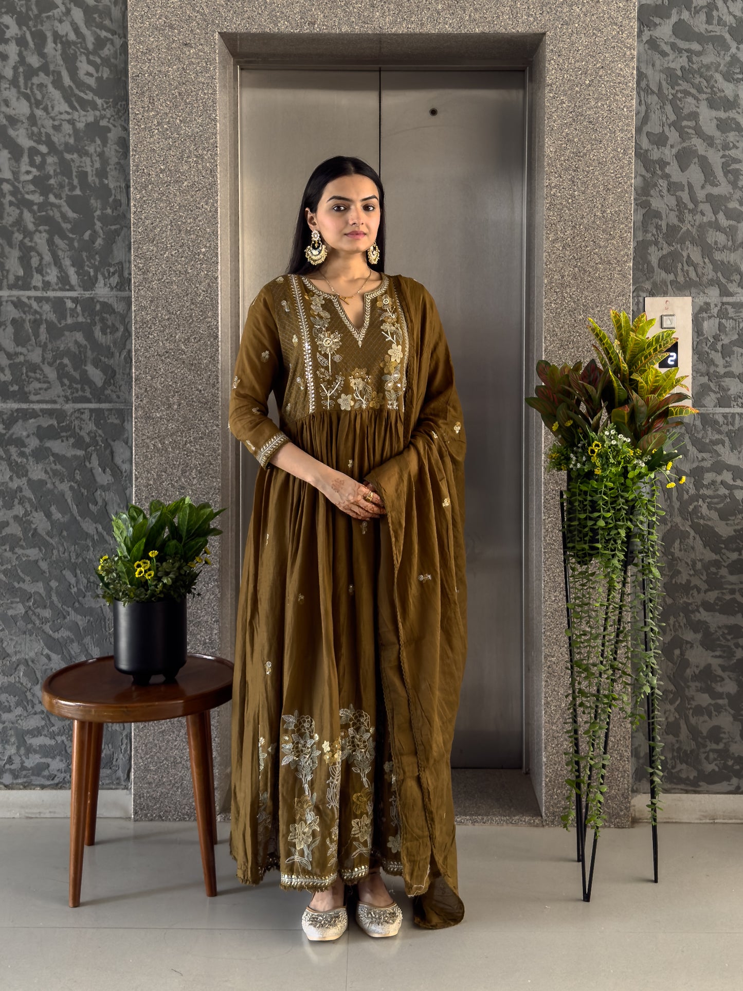 Mehendi Round Kurta Pant Set with Dupatta