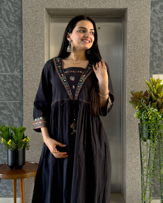 Black Round Kurta Pant Set for Women