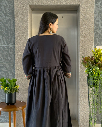 Black Round Kurta Pant Set for Women