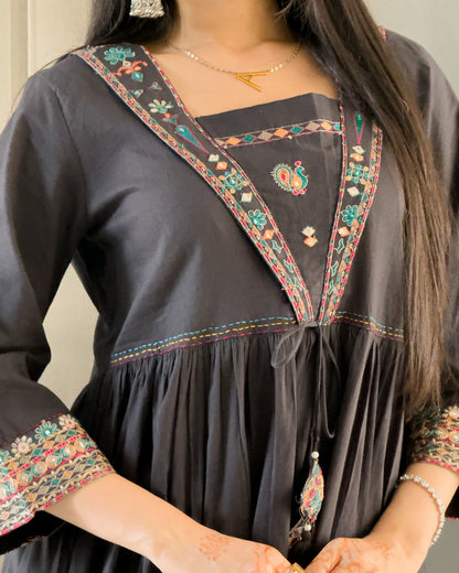 Black Round Kurta Pant Set for Women