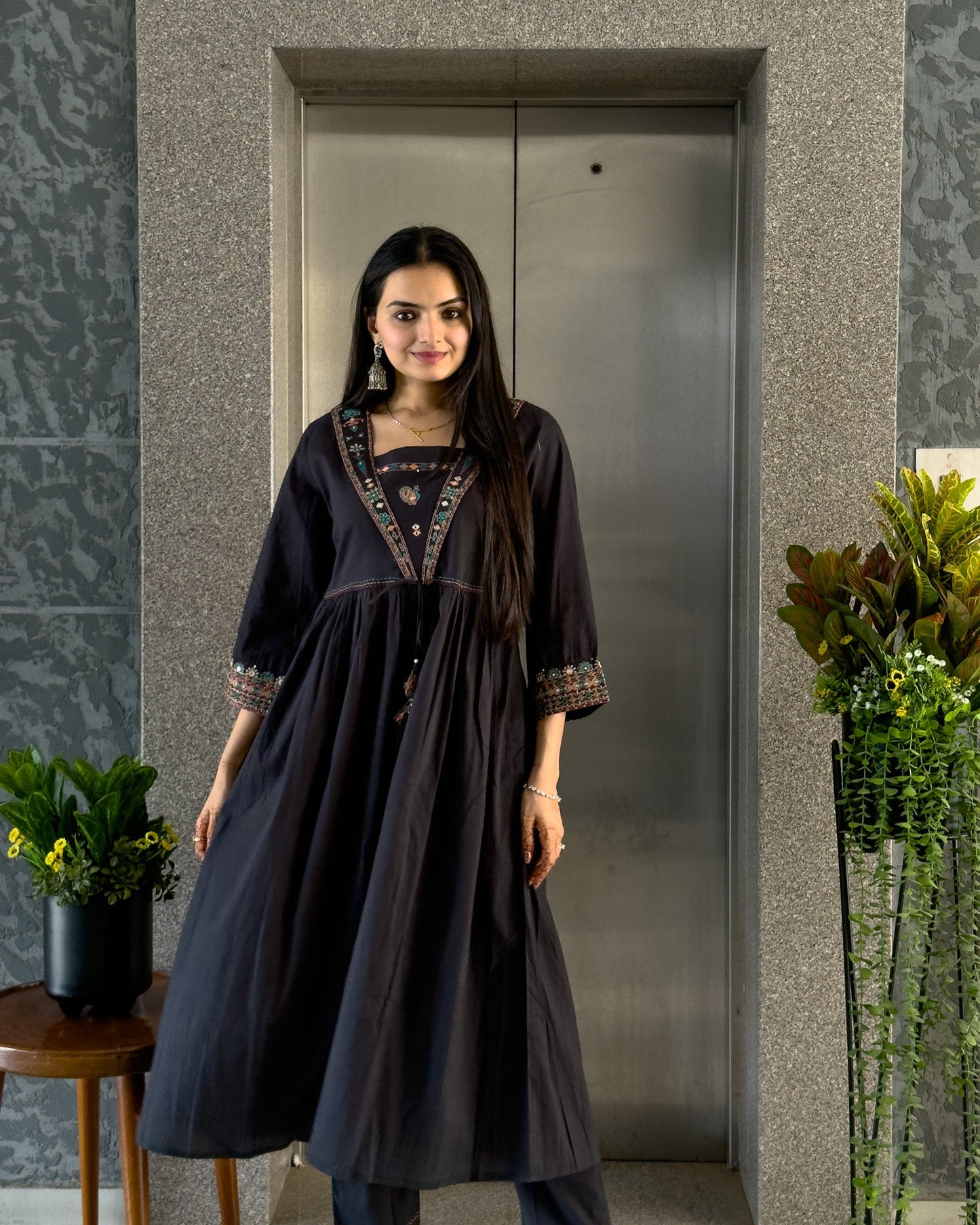 Black Round Kurta Pant Set for Women