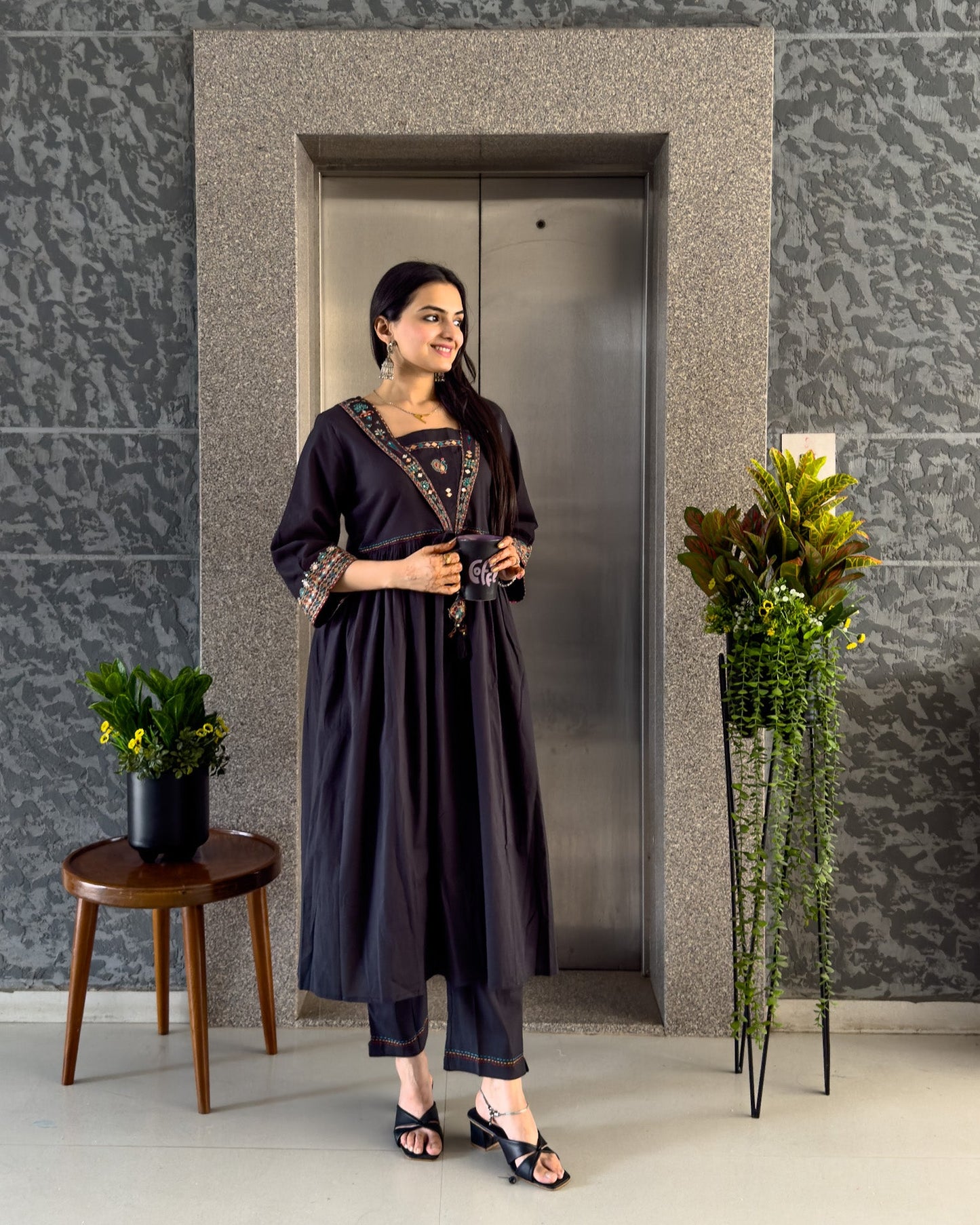 Black Round Kurta Pant Set for Women