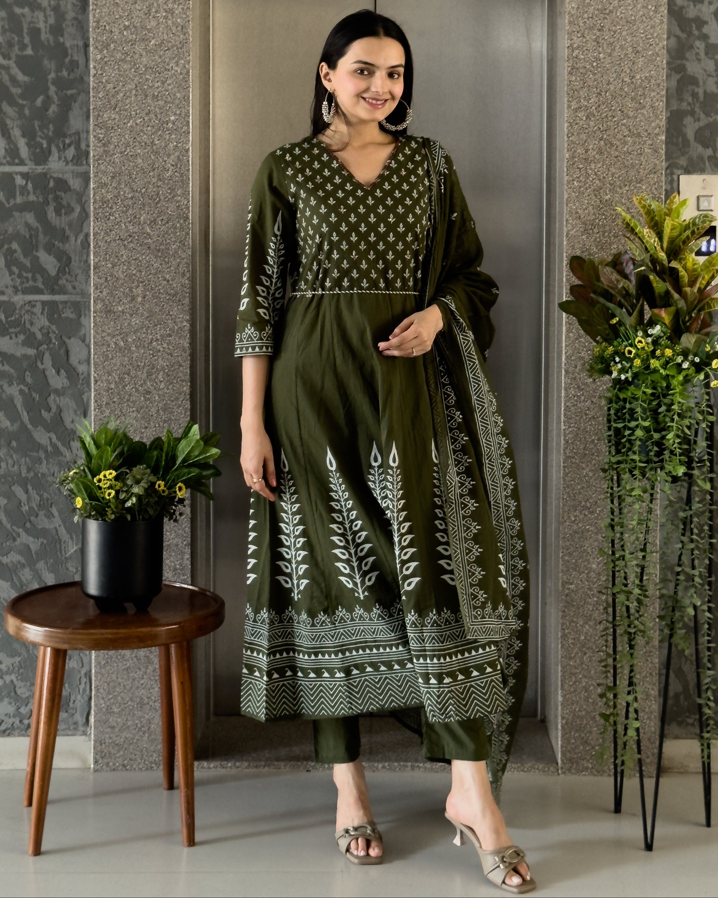 Green Round Kurta Pant with Dupatta Set