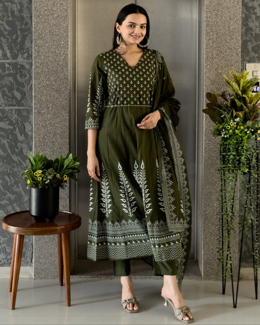 Green Round Kurta Pant with Dupatta Set